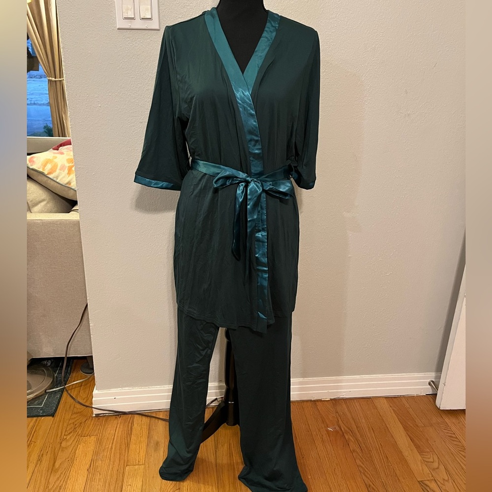 Bearsland Dark Green Satin-Trim Robe & Pants Set Size XXL NWT